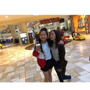 Meet your Posher, Lauren